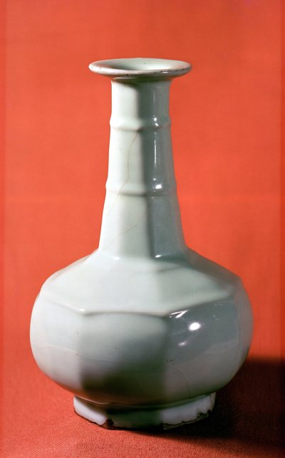 Kuan Yao Octagonal Bottle, Southern Sung Dynasty by Unbekannt Unbekannt